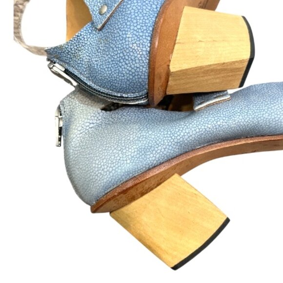 Cydwoq Brace Sandal Blue Size 38 Pre-Loved $395 Read Description - Picture 4 of 5